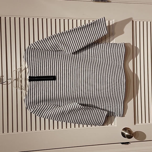 ☀️ ✅️ Talbots Top ( SP) - Picture 3 of 6